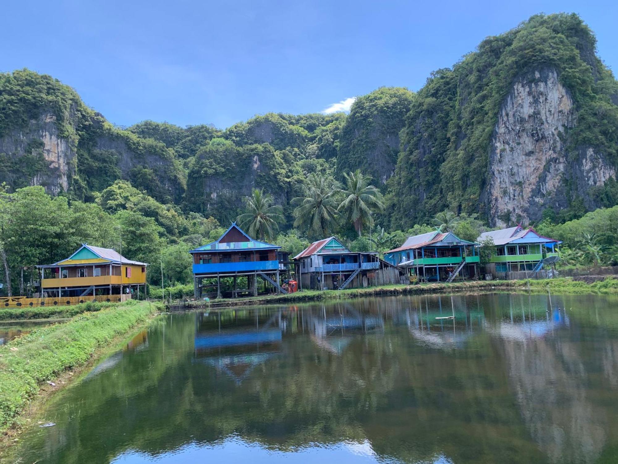 Nasrul House Homestay For Backpackers Maros 外观 照片